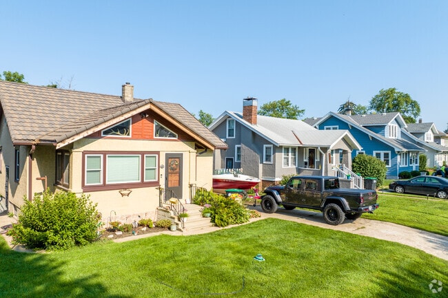 Bungalow-style homes are common throughout Clairemont Heights.