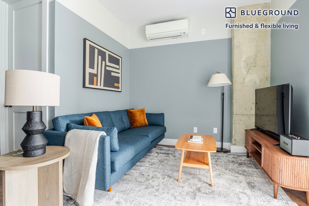 187 Kent Ave unit FL6-ID2039, Brooklyn, NY 11249 - photo 1