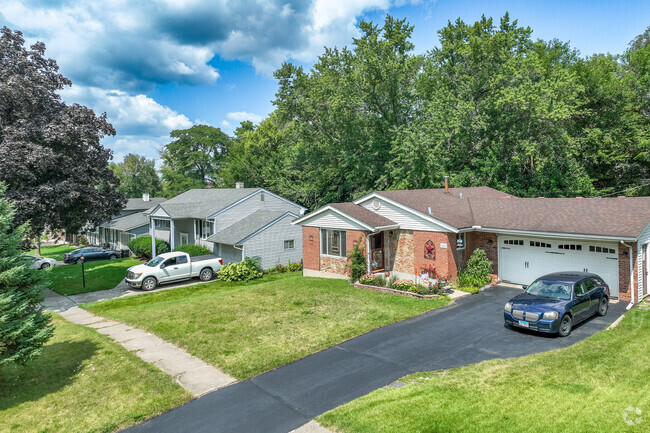 Forest Hills View homes offer long driveways and attached garages.