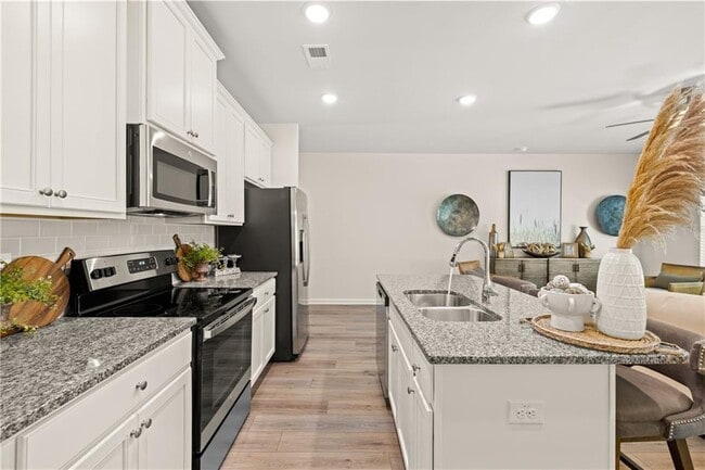 541 Tuskegee St, McDonough, GA 30253 - photo 7