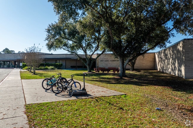 Walt Disney Elementary School has a student-teacher ratio of 12 to 1.