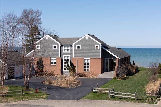 The median household income in Portland is $31,000.