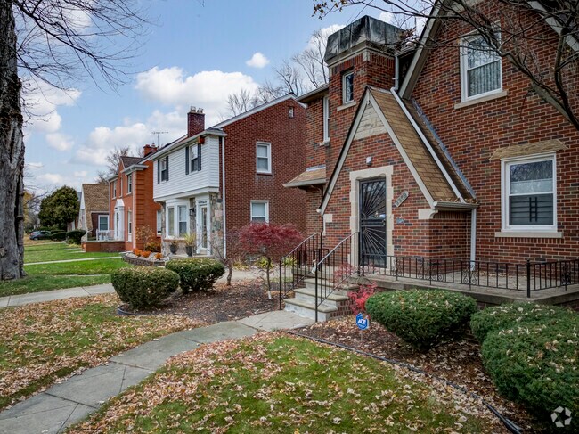 There is a wide variety of home styles in Minock Park.