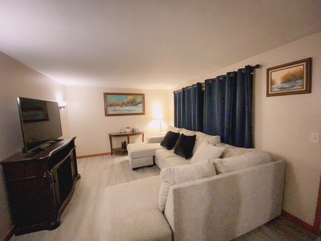 3290 Marthas Ln, Stevens Point, WI 54481 - photo 6