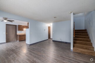 1663 S Deeswood Ave, Springfield, MO 65804