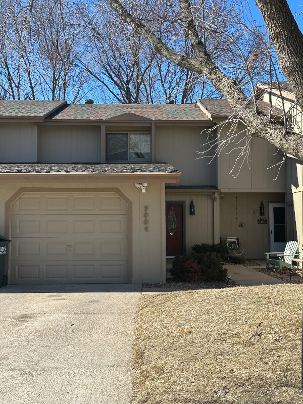 9004 David Cir, Omaha, NE 68138 - photo 1