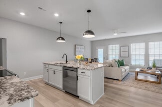 3400 Quarter Bell Ln, Louisville, KY 40245