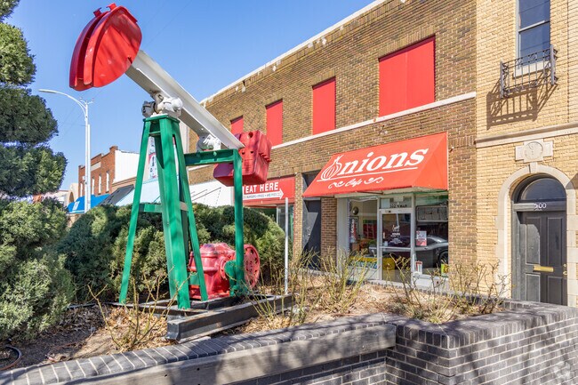 Get the best diner grub in Borger at downtown eatery Onion's.