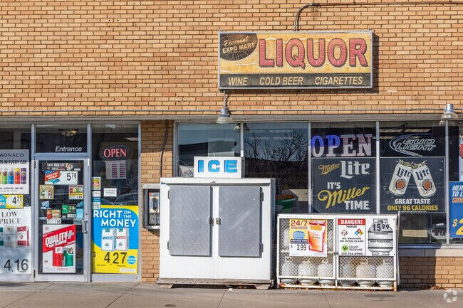 A typical brick stone liquor store in Stensvad District.