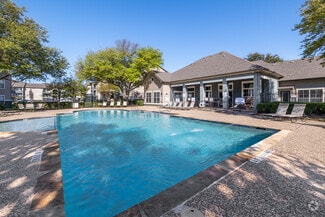 2104 Worth St, Arlington, TX 76014