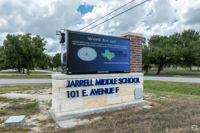 Jarrell Middle School receives a C grade from Niche.com.