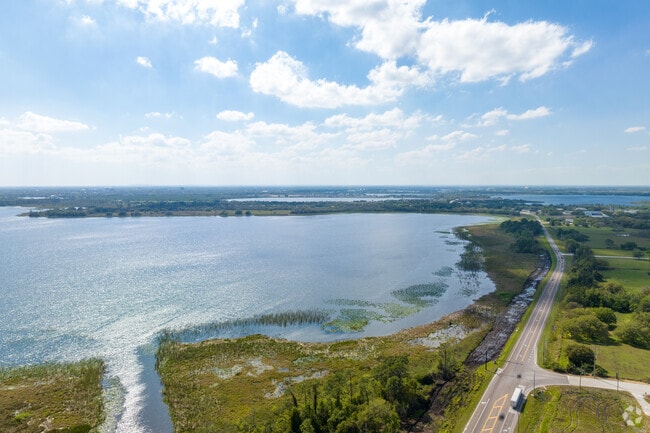 Lake Fannie in Poinsettia Park is large and vast.