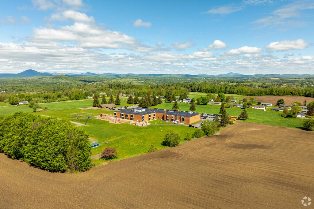 Derby Elementary School in Derby, VT serves students in Pre-K through 6th grade.
