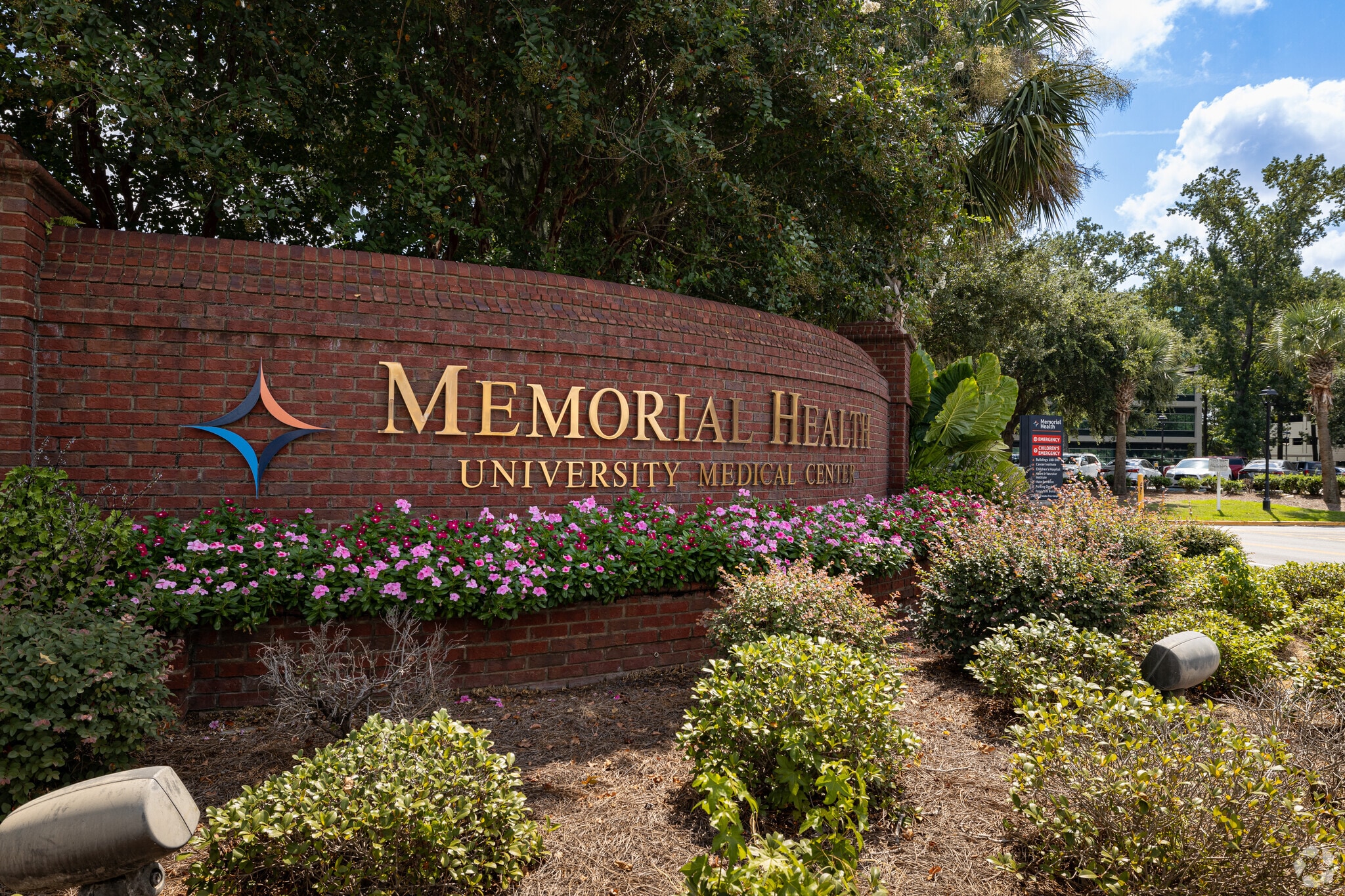 Ardsley Park-Chatham Crescent is close to many major employers such as Memorial Health.