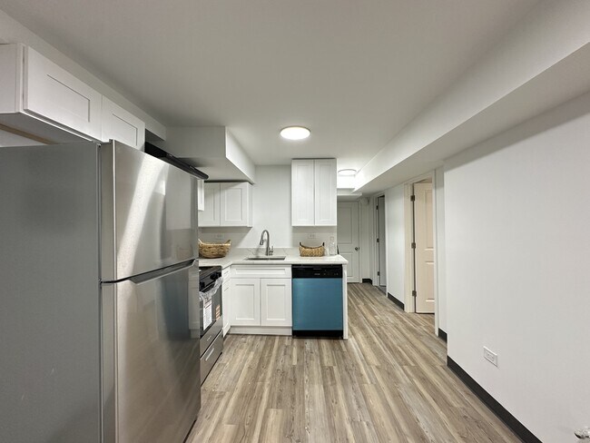 1634 N Whipple St unit 2, Chicago, IL 60647 - photo 4