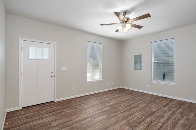 319 S Florence Ave unit B, Springfield, MO 65806 - photo 3