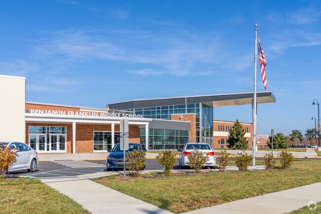 Students in grades 6-8 attend Benjamin Franklin Middle School.