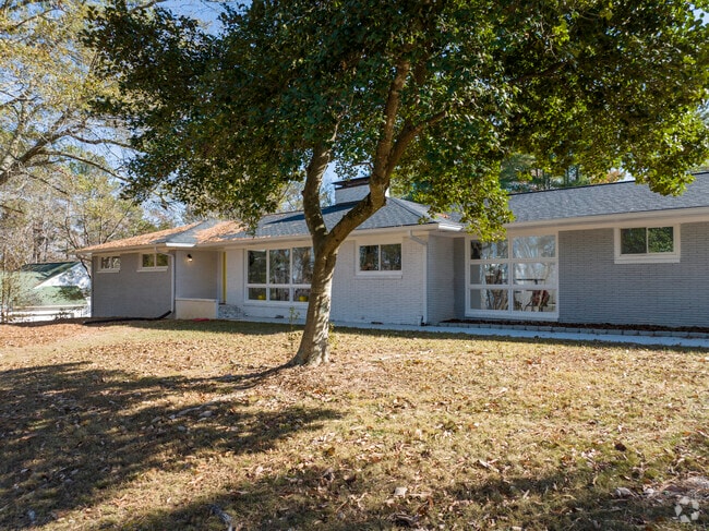 One of the most popular styles of home in LaFayette, Georgia is the venerable ranch.