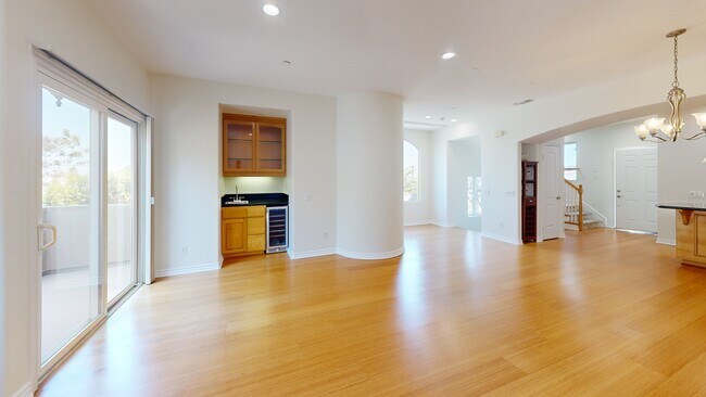 328 E Imperial Ave unit 1, El Segundo, CA 90245 - photo 2
