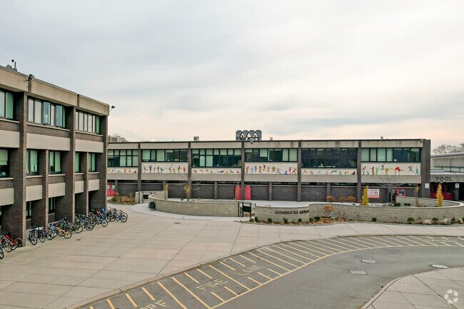 Hommocks Middle School is a highly rated, public school located in Larchmont, NY.