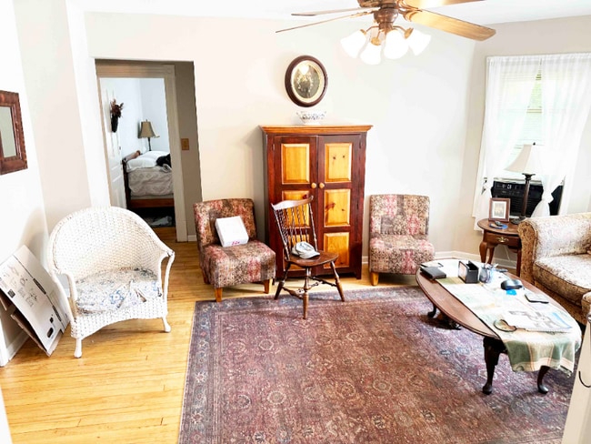 229 W Van Buren St unit 2, Port Washington, WI 53074 - photo 6