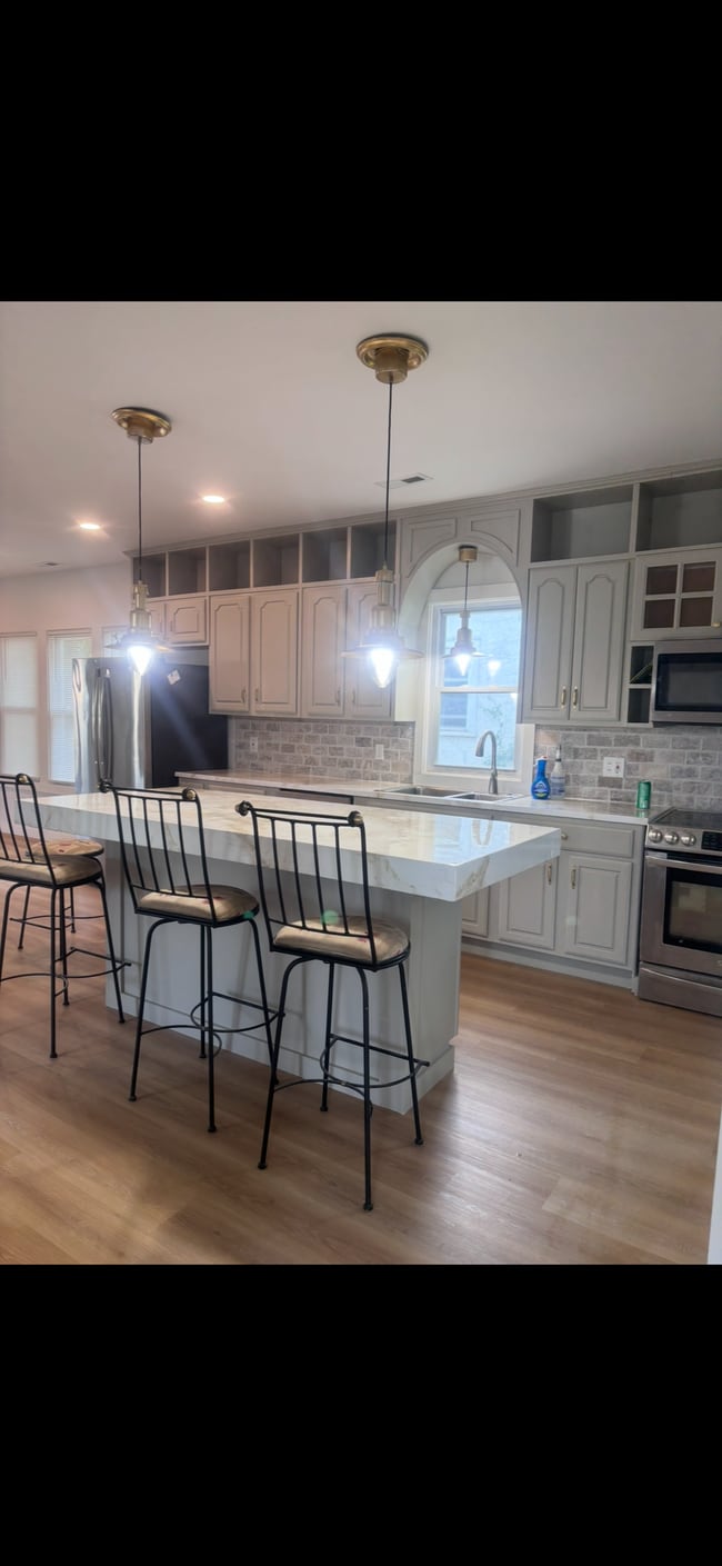 527 Gooding St Unit 2ndfloor, La Salle, IL 61301