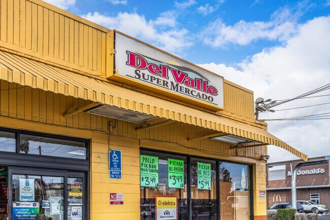 Del Valle Super Mercado offers fresh produce and authentic flavors nearby.