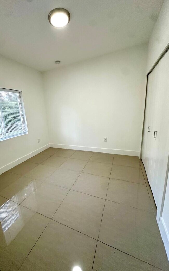 14890 NE 10th Ave, Miami, FL 33161 - photo 6