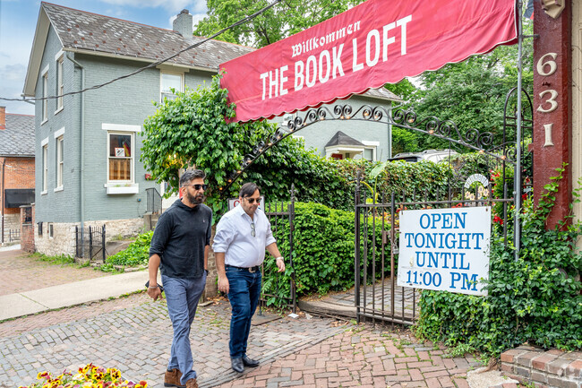 The Book Loft book store located in the neighboring German Village is often open until 11pm.