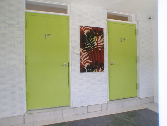 550 E Washington Ln unit 2nd, Philadelphia, PA 19144 - photo 2