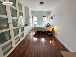 359 W 53rd St, New York, NY 10019