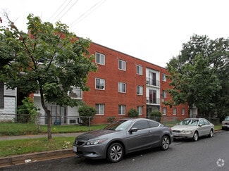 1721 T St SE, Washington, DC 20020