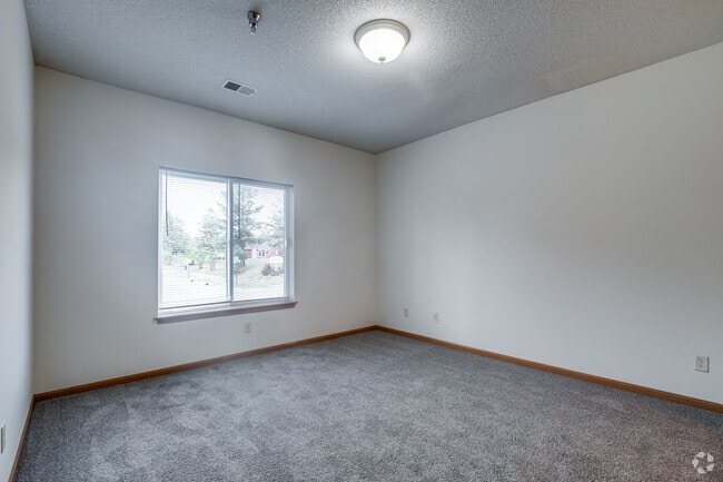 2BR, 2BA - 1074SF - Bedroom 1