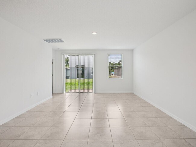 3904 Giorgio Dr, Winter Haven, FL 33884 - photo 4