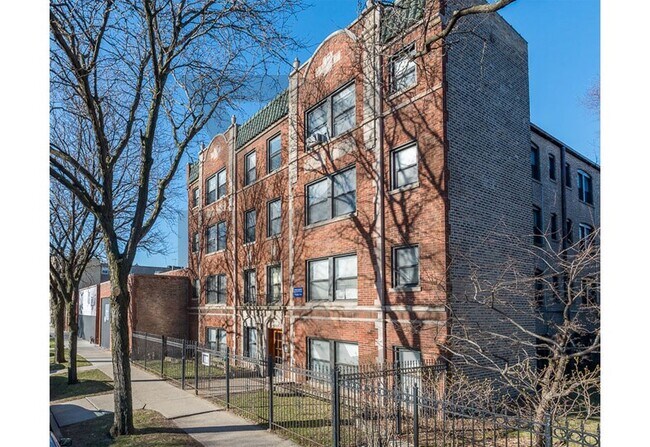 4542 N Damen Ave unit 4546-413, Chicago, IL 60625 - photo 2