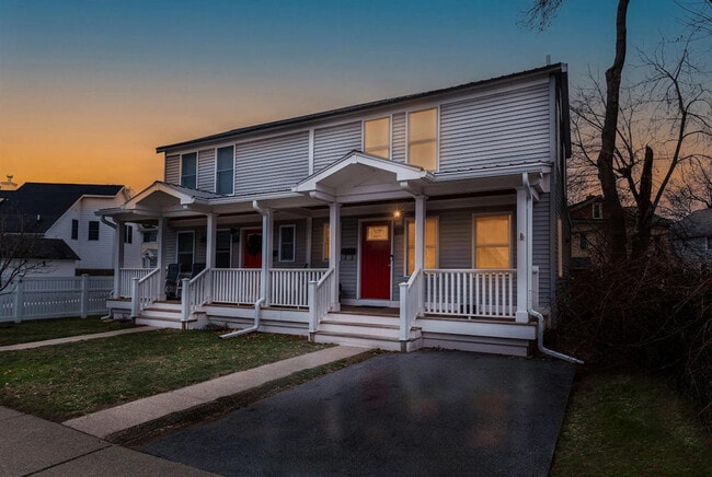 17 S Franklin St unit ID1302143P, Saratoga Springs, NY 12866 - photo 3