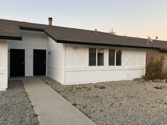 351 Fairmont Ave, Clovis, CA 93612