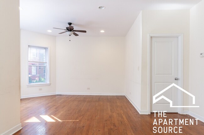 855 W Cornelia Ave unit 1W, Chicago, IL 60657 - photo 4