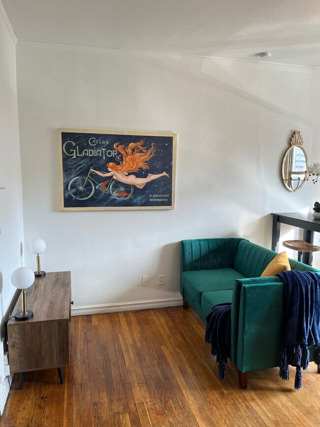 Devonshire Apartments in Downtown Indianapolis, Indianapolis, IN 46204 - photo 5