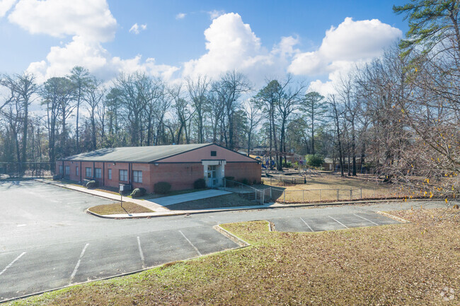 Glen Oaks Intermediate School enjoys a positive environment.