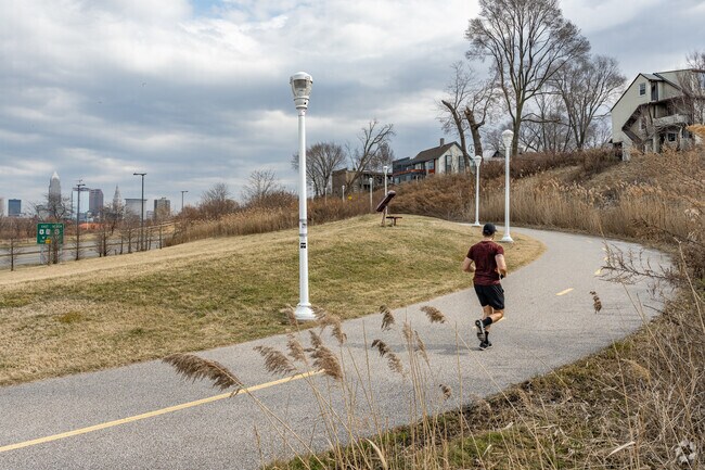 Hingetown features a stretch of the the multipurpose Cleveland Bikeway.