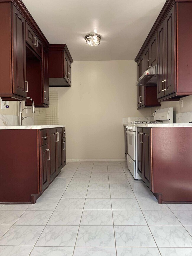 4109 W 5th St Unit V4, Santa Ana, CA 92703