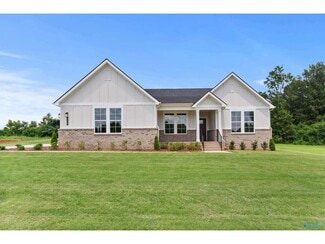 215 Applewood Ct, Huntsville, AL 35811