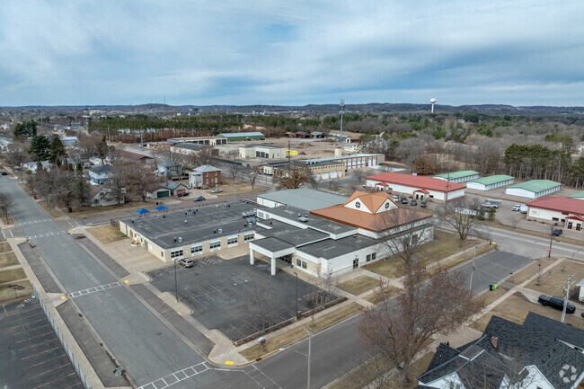 St. Mary's Elementary School has a 9 to 1 student-teacher ratio.