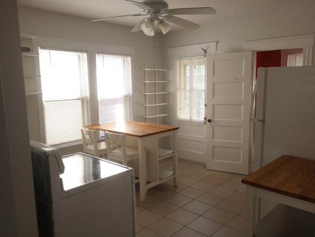 92 Thorpe St, Fairfield, CT 06824 - photo 2