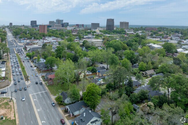 Elmwood Park is in close proximity to downtown Columbia.