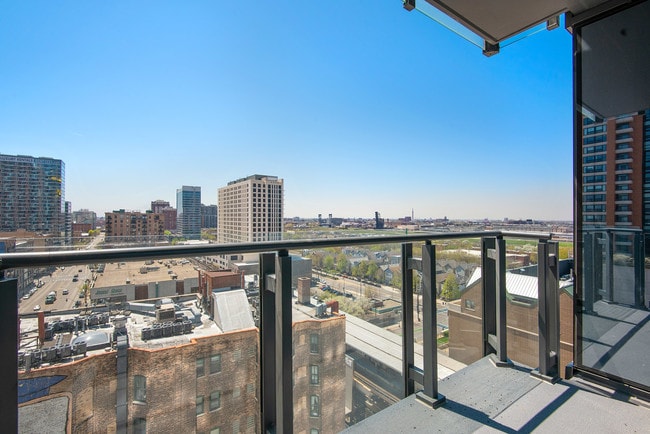 Eleven40, Chicago, IL 60605 - photo 3