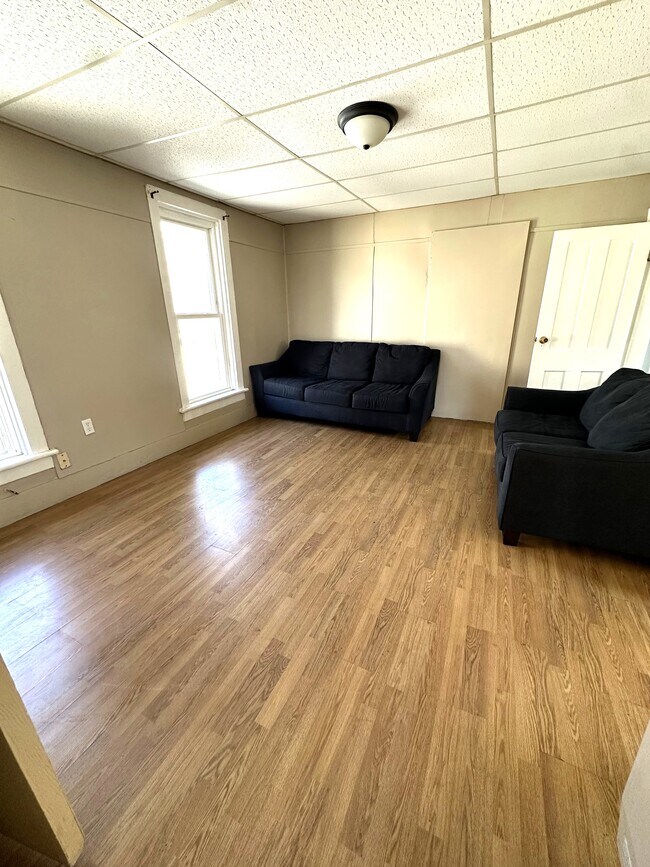 1709 Walnut St unit 2, Erie, PA 16502 - photo 6