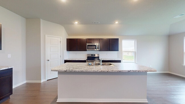 533 W Bluebird St, Gardner, KS 66030 - photo 2