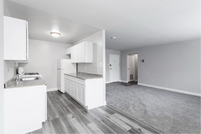 The Swift and The Current Apartments, Riverdale, MD 20737 - photo 3